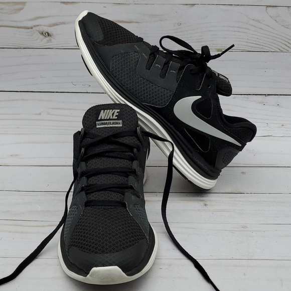 nike lunar flash